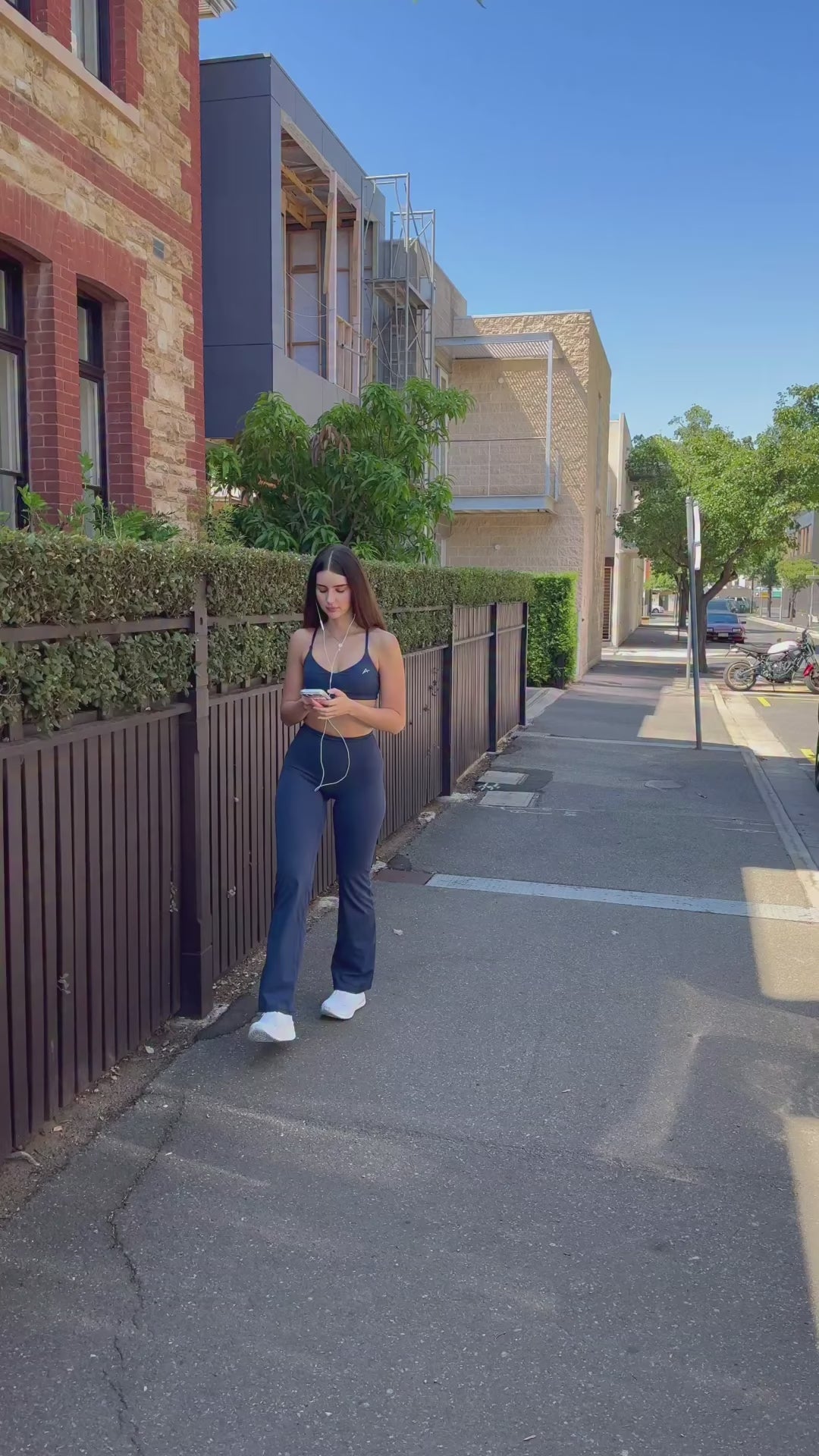 Elevate Flares Bra - Badge Blue