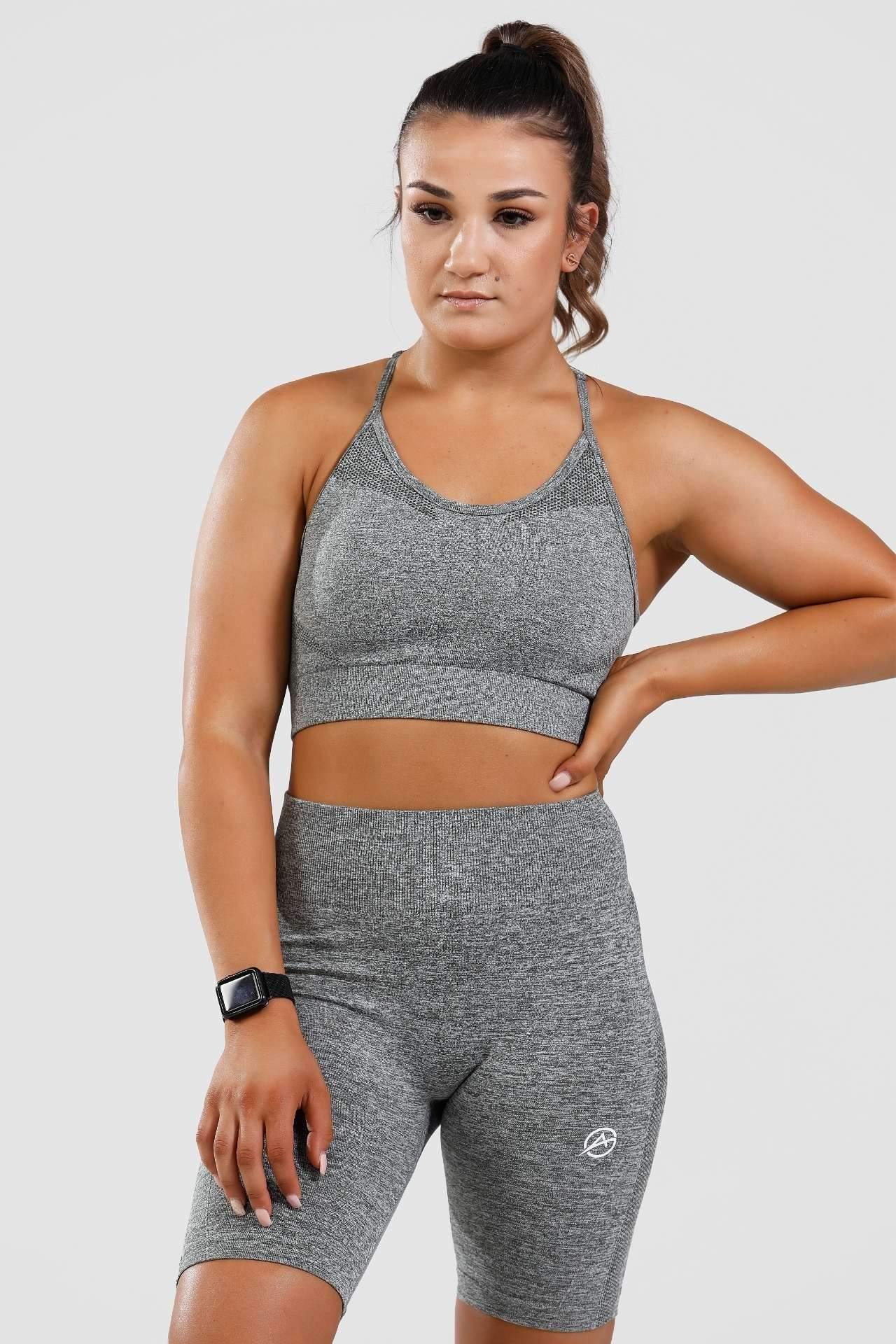 Close up girl wearing grey calypso seamless set 